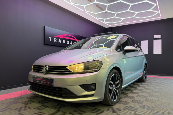 VOLKSWAGEN GOLF SPORTSVAN